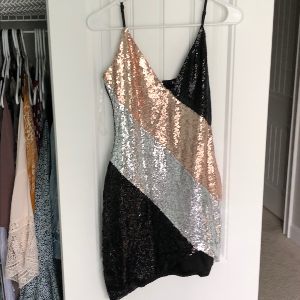 Sequined right fitting dress